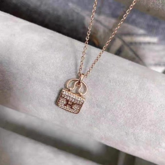 EVLOARI bag necklace